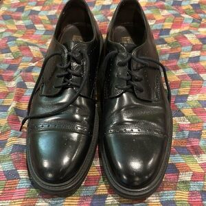 Bruno Magli Black Leather Lace Up Dress Shoes Size 9 - Like new maybe worn 2x
